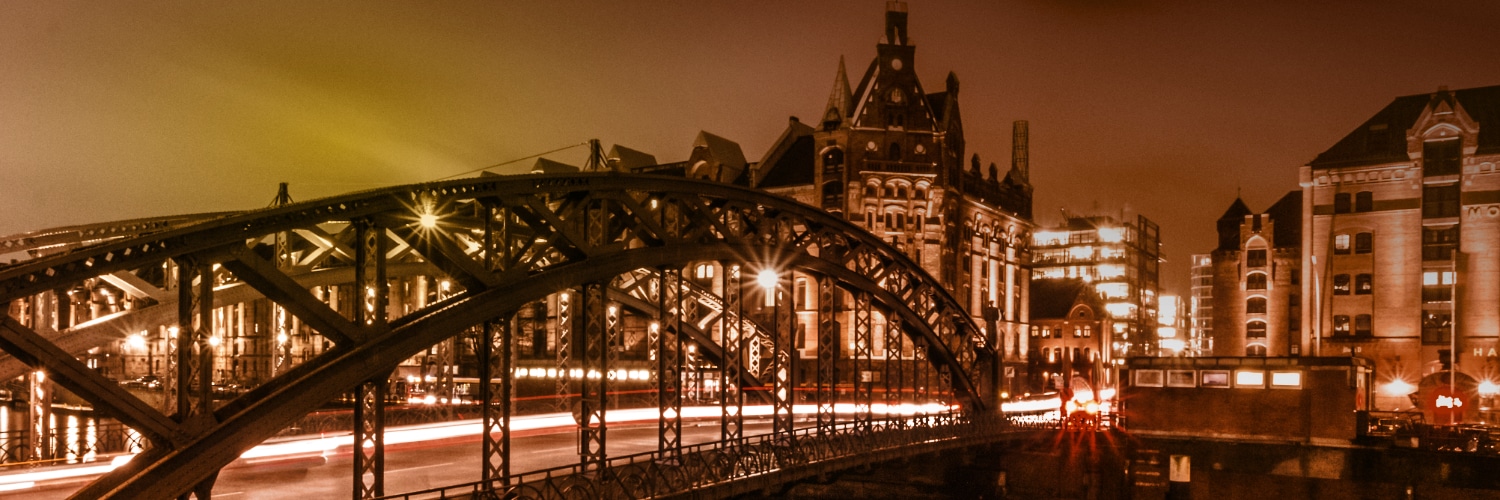 Historische Brücke in der Speicherstadt in Hamburg